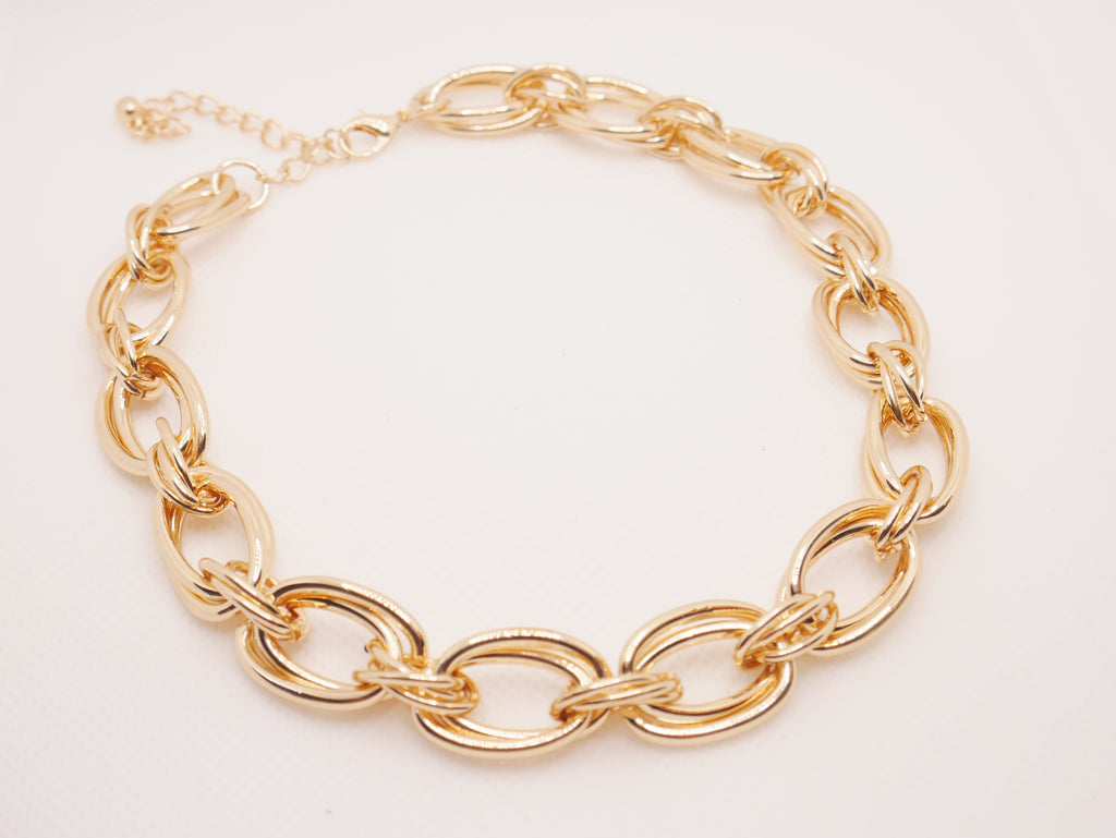 She Thick Chain Necklace